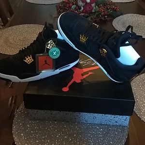 Air jordan retro 4 royalty